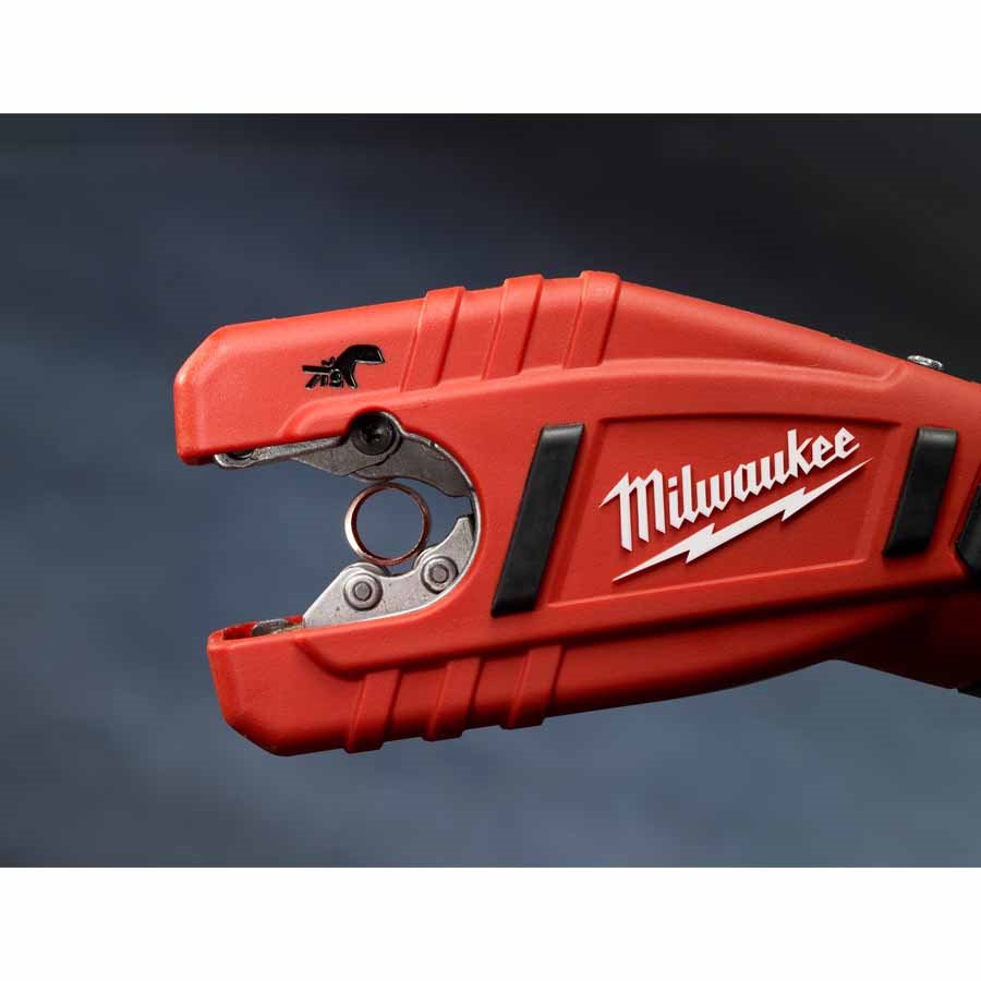 MILWAUKEE Cordless PVC Shear 247022
